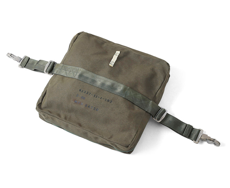 実物 新品 米軍 INDIVISUAL AIRCRAFT サバイバルキットケース