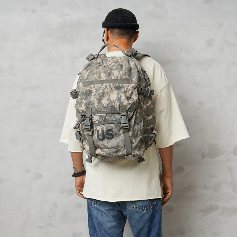 実物 USED 米軍 MOLLE II 3DAY アサルトパック ACU（UCP）