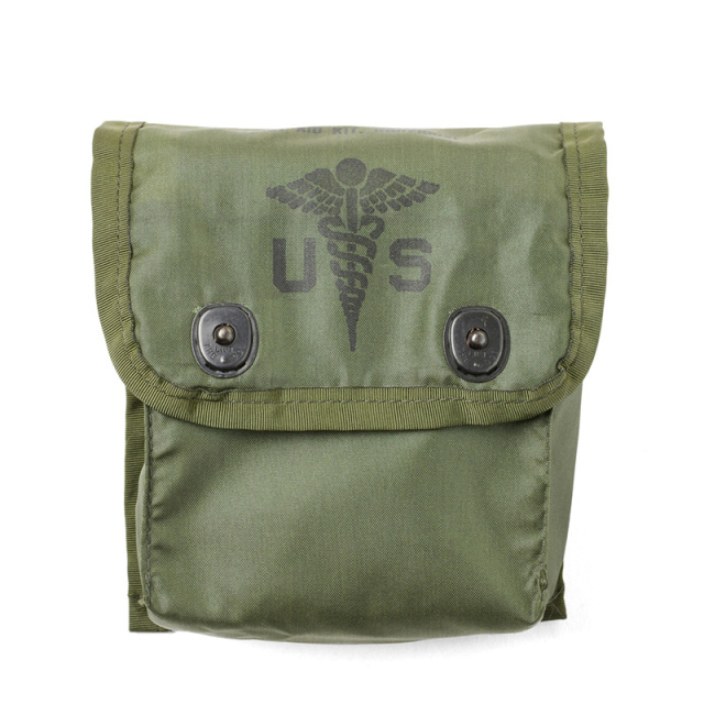 実物 新品 米軍 ファーストエイドキットケース（ナイロンカバー付き）