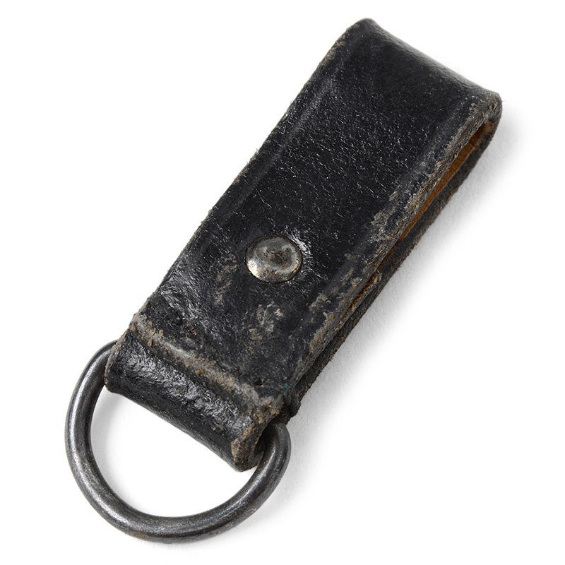 実物 USED オーストリア軍 ブラックレザー Dリング ベルトループ キーホルダー【T】