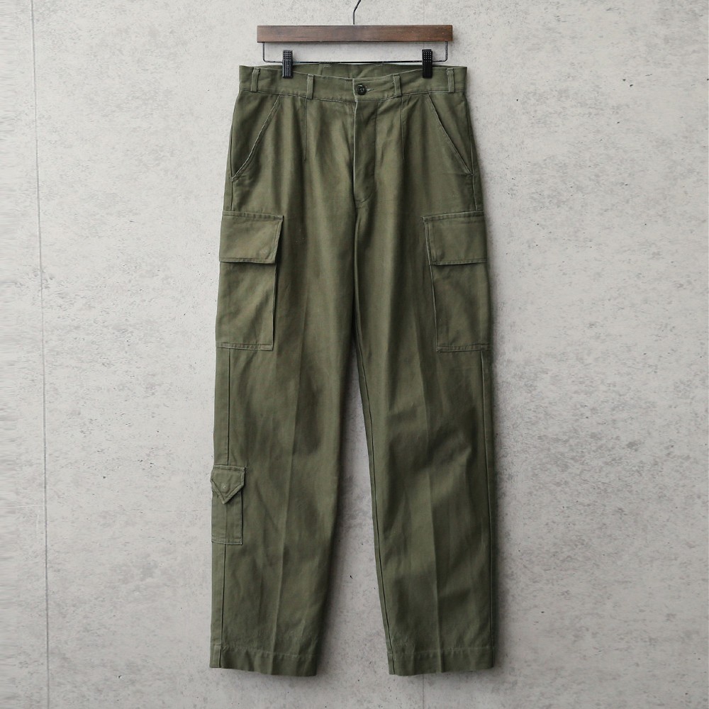 実物 USED オランダ軍 フィールドカーゴパンツ ナイフポケット付き