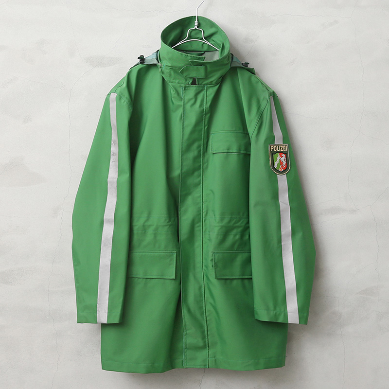 実物 USED ドイツ警察 WATERPROOF“POLIZEI”ポリスジャケット #1