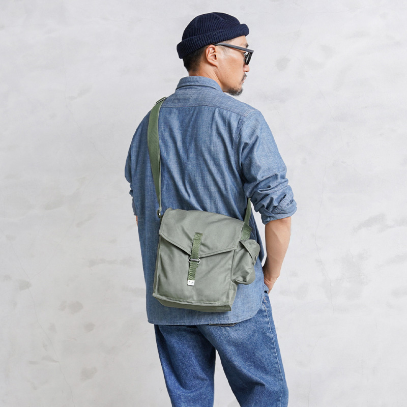 実物 新品 デッドストック ポーランド軍 M-41 MP3 ガスマスク ショルダーバッグ