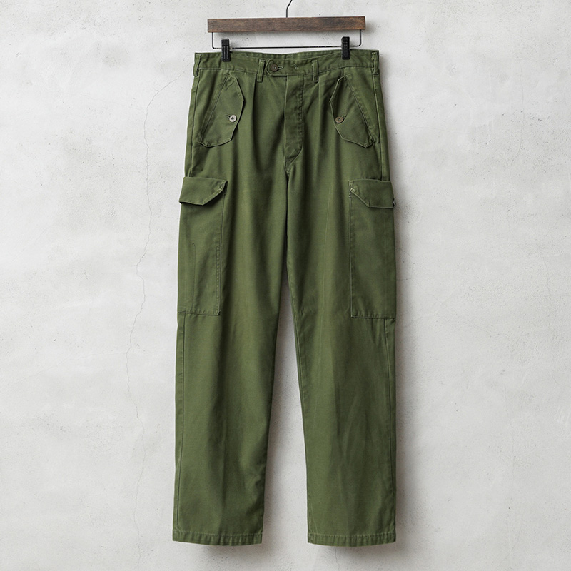 実物 USED スウェーデン軍 ユーティリティー カーゴパンツ