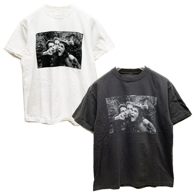 全2色 RED HOT CHILI PEPPERS LONDON AUGUST 1985 SS Tee Tシャツ レッドホットチリペッパーズ ローレンスワトソン LAWRENCE WATSON バンドTシャツ ロックTシャツ アーティストTシャツ ビンテージ加工 ホワイト ブラック 白 黒 WHITE BLACK