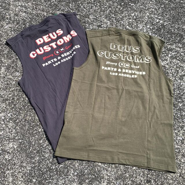 全2色 デウスエクスマキナ DEUS EX MACHINA タンクトップ ノースリーブ THINKER MUSCLE スミクロ ブラック  ダークオリーブ DARK OLIVE DMP231771B