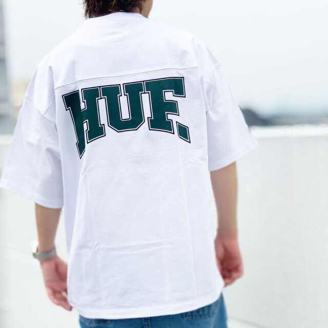 ☆にこちゃん着用☆HUF TシャツDRAFT PICK FOOTBALL TEE