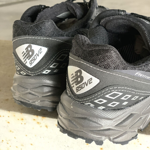 NEW BALANCE / M950B2S (WOMENS - D)