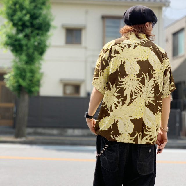 SUN SURF パイナップル柄 半袖シャツ　ブラック SUN SURF サンサーフ アロハシャツ ハワイアンシャツ HAWAIIAN S