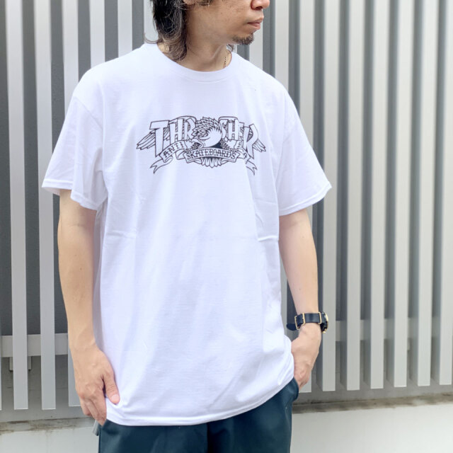 スラッシャー THRASHER Tシャツ ANTIHERO MAG BANNER SS Tee アンタイヒーロー アンチヒーロー コラボ ホワイト ブラック 白 黒 WHITE BLACK