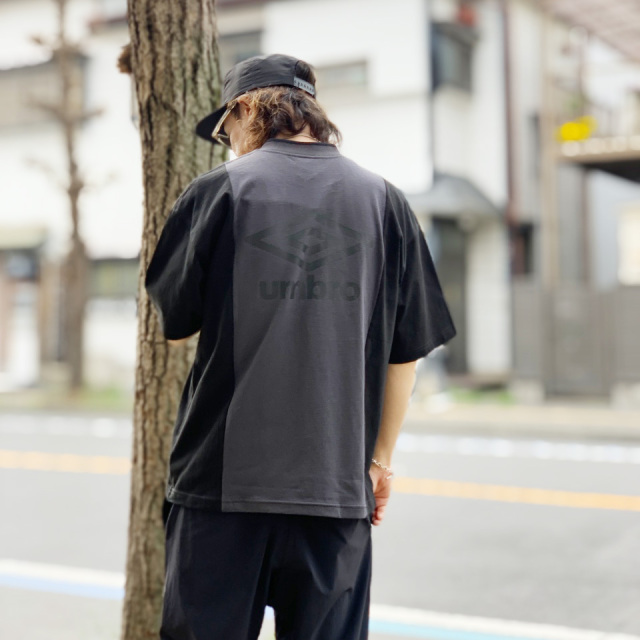 UMBRO■GOOD VIBES ONLY Tube T-shirt■送料込 UMBRO / V-NECK PANELED SS Tee