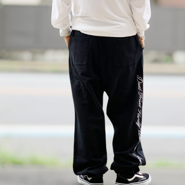 XLARGE / CURSIVE WIDE SWEAT PANTS