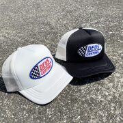 デウスエクスマキナ DEUS EX MACHINA メッシュキャップ FLAGS TRUCKER CAP トラッカーキャップ 帽子 ブラック ホワイト 黒 白 BLACK WHITE DMS227662
