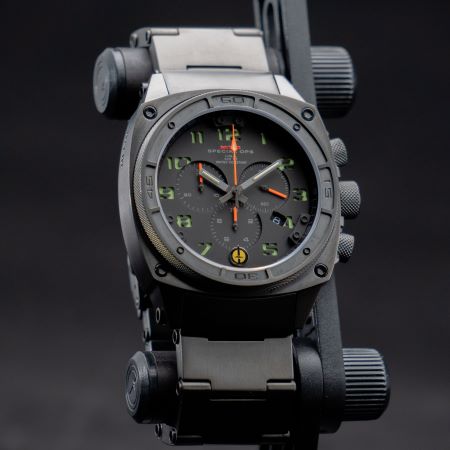 【さらに！値下げしました！】Predator BK2 Predator II Black Tit Black Dial Black Sub Dial Lumi Number