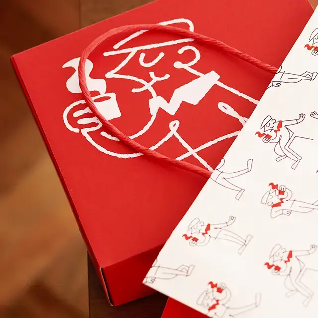 ギフトボックスとオリジナル紙袋