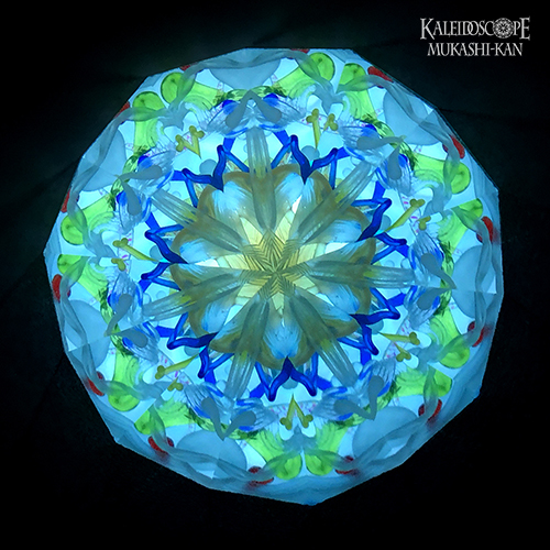 金鏡　きんきょう　椿 楽天市場】斑入り椿「金世界」（ツバキキンセカイ）5.5号苗（g04-1