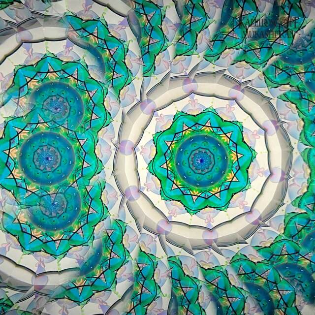 虹彩華