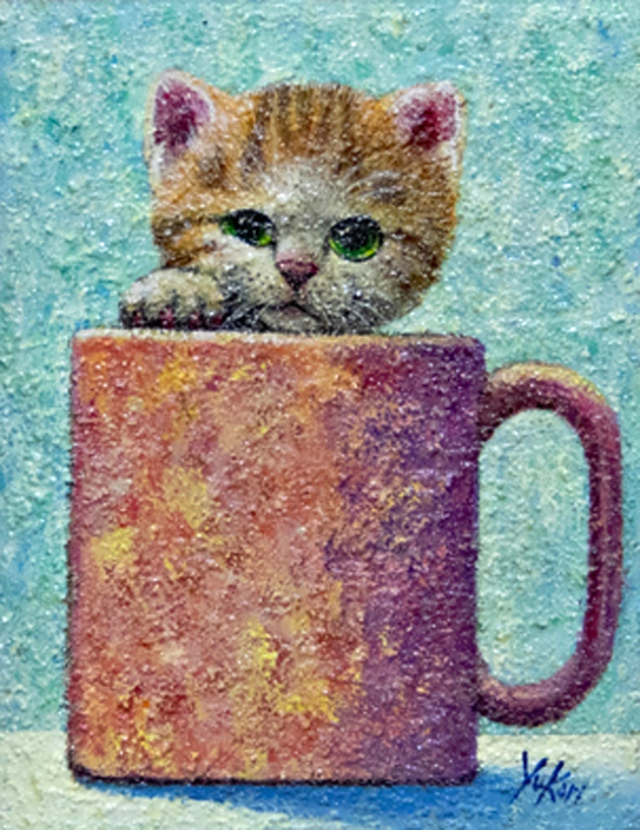 顔をのぞかせる不思議な子ネコ” 海上ゆかり「コーヒーカップ」アクリル