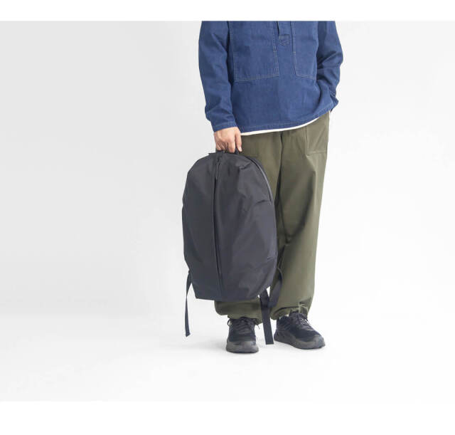 LIVERAL リベラル Egg Pack M エッグパック ポリエステル リュック  