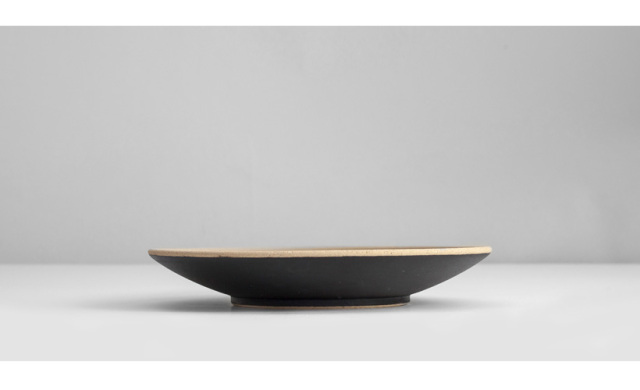 波佐見焼 利左エ門窯 玄マット 八寸皿 陶器 大皿 丸皿