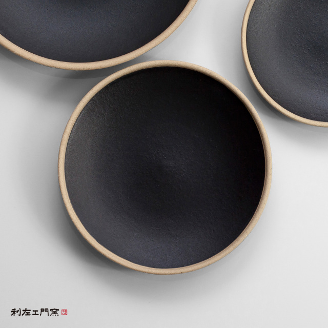 ☆値下げ☆【2枚セット】波佐見焼 利左エ門窯 Sen彫 8寸皿 約24cm Amazon.co.jp: 浜陶 波佐見焼 利左エ門窯 BLUE彫 8寸皿 391149