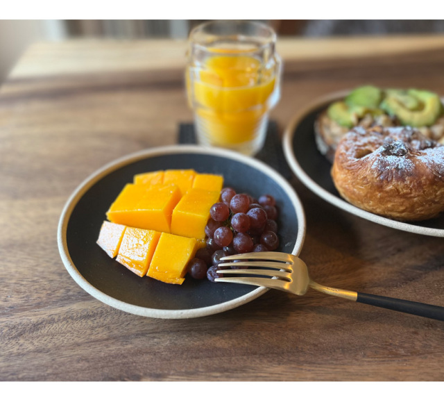 波佐見焼 利左エ門窯 玄マット フルーツ皿 陶器 中皿 小皿 丸