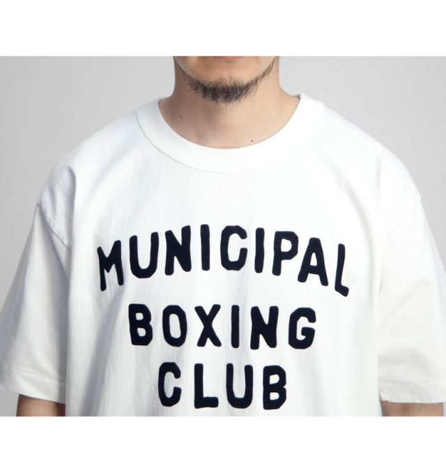 アディダス フロッキープリント フットボールシャツ デザインTシャツ アディダス フロッキープリント フットボールシャツ デザインT