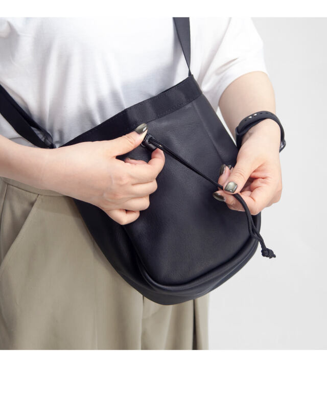 BURLAPOUTFITTER×ear】レザーフラップジップショルダーバッグ ear