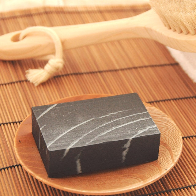 洗顔・全身洗えます！【黒炭すっきり石鹸】無添加石鹸本舗 お肌に