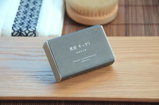 洗顔・全身洗えます！【黒炭すっきり石鹸】無添加石鹸本舗 お肌に