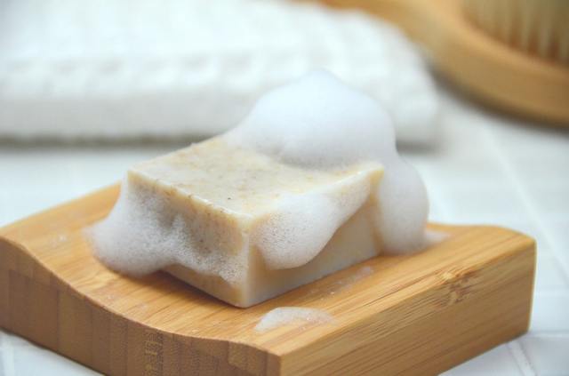 洗顔・全身洗えます！【お得なバータイプ カモミール棒石鹸】無添加