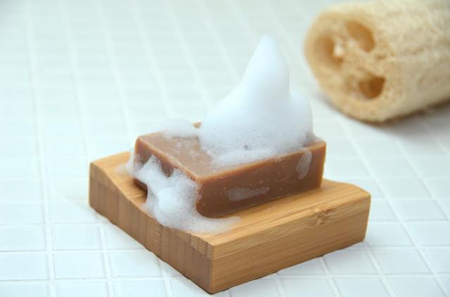 洗顔 全身洗えます 神戸 はちみつ石鹸 無添加石鹸本舗 お肌に優しい無添加石けん 天然保湿成分蜂蜜 シアバター ホホバ油でしっとり 敏感肌 乾燥肌 アトピー 洗顔石鹸 洗顔石ケン ニキビ スキンケア 体臭 美肌 美容 いい香り コールドプロセス