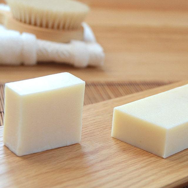 洗顔 全身洗えます お得なバータイプ 春の石鹸 無添加石鹸本舗 お肌に優しい無添加石けん ローズマリーの香り 甘草エキス シアバター配合 敏感肌 乾燥肌 アトピー 洗顔石鹸 洗顔石ケン ニキビ スキンケア 体臭 しっとり 美肌 美容 いい香り コールドプロセス