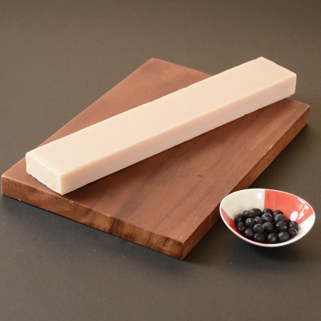黒豆の豆乳棒石鹸