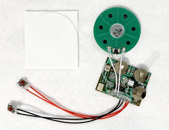 オリジナルの音声メッセージカードが簡単に作れる超薄型高音質30秒録音