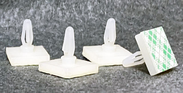 MSC-115　ケースに穴をあけずにプリント基板を簡単に取り付けできる！両面テープ付き基板用ワンタッチスペーサー4個セット