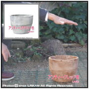 石のような質感の樹脂製植木鉢、ストーンライトシリーズ。少しざらつい