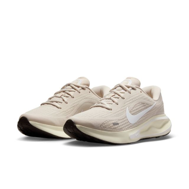 ナイキ レディース スニーカー ジャーニー ラン FJ7765-110 ライトオールウッドブラウン ウィメンズ NIKE JOURNEY RUN