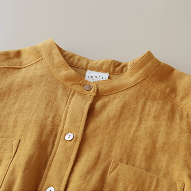 nofl】コットンガーゼオリーブオイル仕上げスタンドカラーシャツ