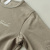 nofl ロゴプリントクルーネックTシャツ
