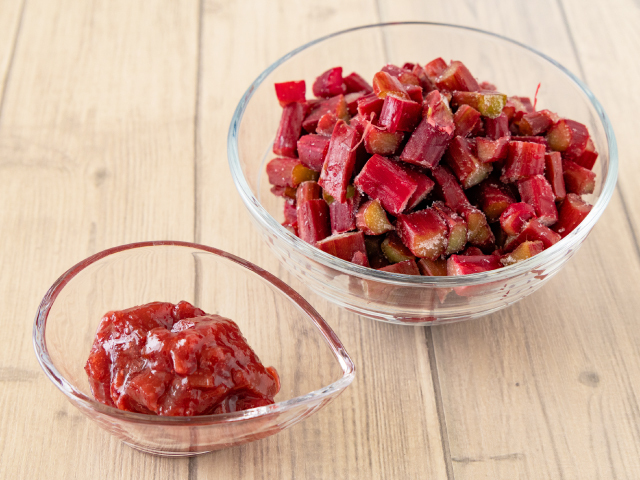 長野県富士見町産 赤いルバーブ(カット) 500g【冷凍】