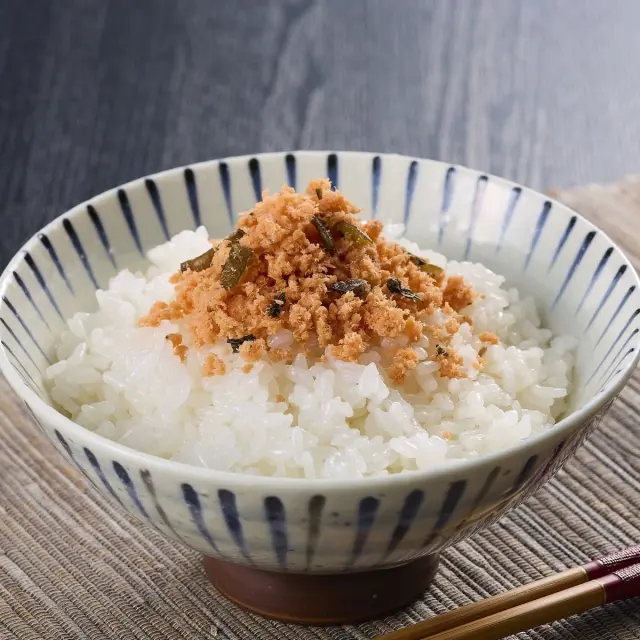鮭わかめ 80g | 新潟 村上 塩引鮭(塩引き鮭)の通販 永徳 鮭乃蔵