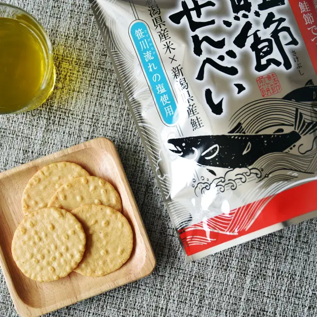 鮭節せんべい