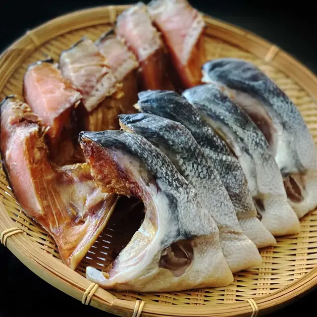 塩引鮭 カマ 1kg