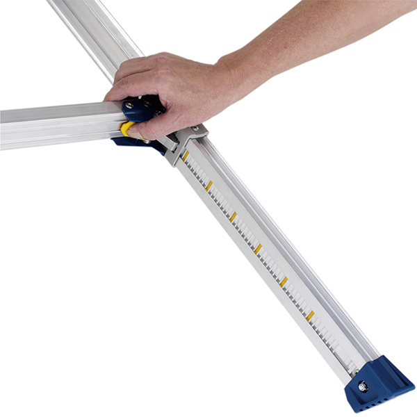 送料無料 アルインコ ALINCO 伸縮脚付足場台3段 PXGE-1014WT