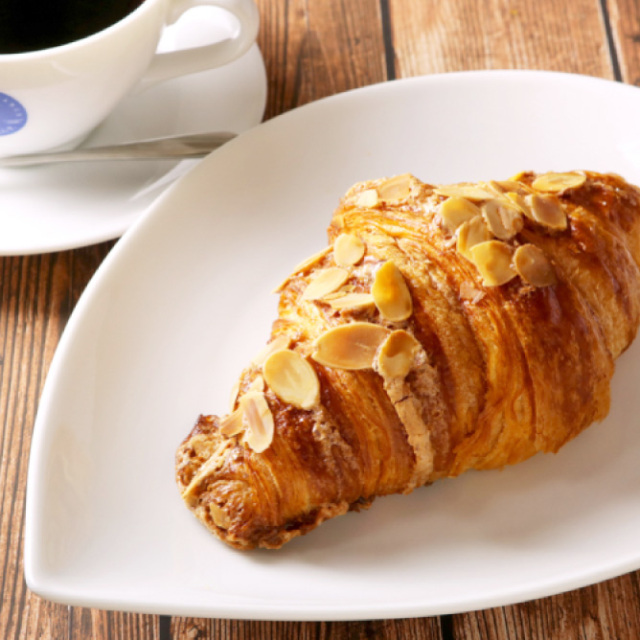 クロワッサン・アマンド