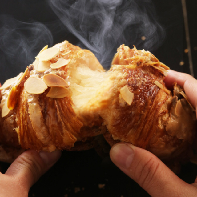 クロワッサン・アマンド