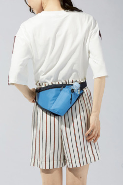 【名入れ無料！】【版代無料！】【送料無料！】販促用粗品   アクティブ　ウォーキングポーチ《33271》  150個からのご提供