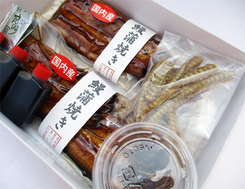 手間いらず!鰻を丸ごと愉しみたい方へ【国産鰻蒲焼き肝煮・骨せんべいセット(タレ，山椒付属)】