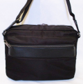 ワールドトラベラーヨコ型ショルダーバッグ